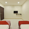 Отель OYO 90806 Rumah Tumpangan Laut Selatan, фото 11