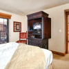 Отель K B M Resorts- Cbi-207 Upgraded 1bd, Wood Fireplace, Full Kitchen, Wifi, Walk to Slopes!, фото 2