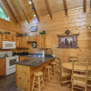 Отель Er 228 â Locker's Lodge Great Location â Close To Town! 1 Bedroom Cabin by RedAwning, фото 4