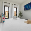 Отель Brand NEW 3br2ba w Private Pool Amazing Location, фото 20