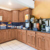 Отель Red Carpet Inn & Suites, фото 19