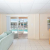 Отель Primo Pool Home Upper, Sleeps 6, 2 Bedrooms, Pool, WiFi, фото 10