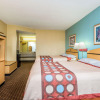 Отель Super 8 by Wyndham Atlanta Northeast GA, фото 4