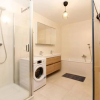 Отель Modern Spacious, 2 Bedroom, Free Parking, фото 7