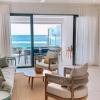 Отель East Coast Beachfront Luxury - Eastern Blue Apartments, фото 8