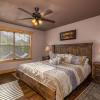 Отель Hilltop Haven - Four Bedroom Chalet, фото 4