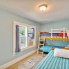 Отель Sea Life - Just Blocks To Beach! 3 Bedroom Home by Redawning, фото 24