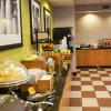 Отель Hampton Inn Norfolk, фото 10