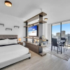 Отель Spacious Apartment with City View, фото 4