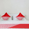 Отель OYO Golden White HouseNear Mall Panakkukang, фото 11