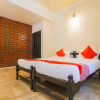 Отель La Petite By OYO Rooms, фото 13