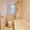 Отель Lovely Studio in London With Jacuzzi, фото 10