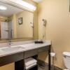 Отель Quality Inn & Suites, фото 28