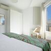 Отель The Best Location!!. 8pax. 3BD & 2bth. Reina Sofia II, фото 4
