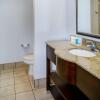 Отель Hampton Inn & Suites Toledo-Perrysburg, фото 9