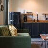 Отель THE INN DOWNTOWN: A Boutique Apartment Hotel, фото 21