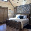 Отель Standing Bear 0 Bedroom Cabin, фото 13