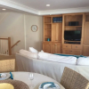 Отель 2 Bedroom Townhome 2 Mins. to the Beach, фото 2