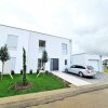 Отель Luxurious 5 bedrooms house в Мондерканже