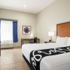 Отель La Quinta Inn & Suites by Wyndham Brownsville North, фото 4