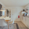 Отель Lovely Apartment | 10 Min Walk From City Centre, фото 10