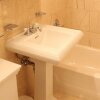 Отель East Village 1 Bedroom Apartment - RNU 65216, фото 8