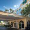 Отель La Quinta Inn & Suites by Wyndham Deerfield Beach I-95, фото 28