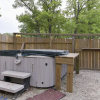 Отель Givens Glamper Heartland W 3 Beds, Outdoor Pool, Views for Days, фото 13