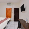 Отель OYO 91861 Pemuda Kemuning Guest House, фото 4