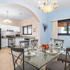 Отель Cozy 3BR 2 5 BA Town Home Close to Beach w Pool, фото 11