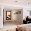 Отель The Wapping Wharf - Modern & Bright 2bdr Flat on the Thames With Parking в Лондоне