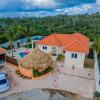 Отель NEW Villa - Beautiful 3BR 2BA With Private Pool, фото 1