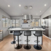 Отель Luxurious Large Home, Perfect for Your Group, фото 18