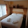 Отель Delightful 3-bed Caravan With Fireplace, Wifi, BBQ, фото 8