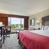 Отель Holiday Inn Hotel & Suites Charleston West, an IHG Hotel, фото 2