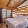 Отель A Lover's Paradise 1 Bedroom Cabin by RedAwning, фото 12