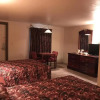 Отель Hwy Express Inn & Suites, фото 2