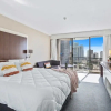 Отель Ocean View Surfers Paradise Studio Suite, фото 2