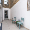 Отель Lovely Battersea Home by Underthedoormat, фото 2