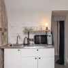 Отель Higgihaus Apt1 36 37 Royal York Cres, фото 12