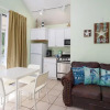 Отель Nantucket Rainbow Cottages 20A Studio, фото 18