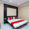 Отель OYO 17421 Suvarna Suites, фото 7
