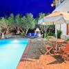 Отель Villa Tzina Large Private Pool Walk to Beach A C Wifi Car Not Required - 1604, фото 38