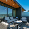 Отель FOUR Condo with Columbia River Gorge View and Hot Tub by RedAwning, фото 12