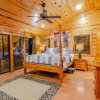 Отель Crooked Pine Cabin With Swing and Hot Tub on the Deck by Redawning, фото 1