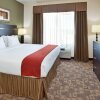 Отель Holiday Inn Express Hotel & Suites TOPEKA NORTH, an IHG Hotel, фото 6