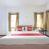 Отель OYO 75373 Chamil House, фото 5