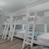 Отель Designer Finishes, Arcade Room, Sleeps 14 & Next to Alys, фото 13
