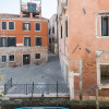 Отель Apartments in San Marco with Canal View, фото 1