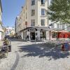 Отель Lovely 2 Bed Apartment in Vanves в Ванв